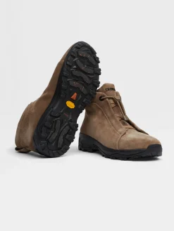 Beige Suede Triple Stitch™ Vetta Sneakers