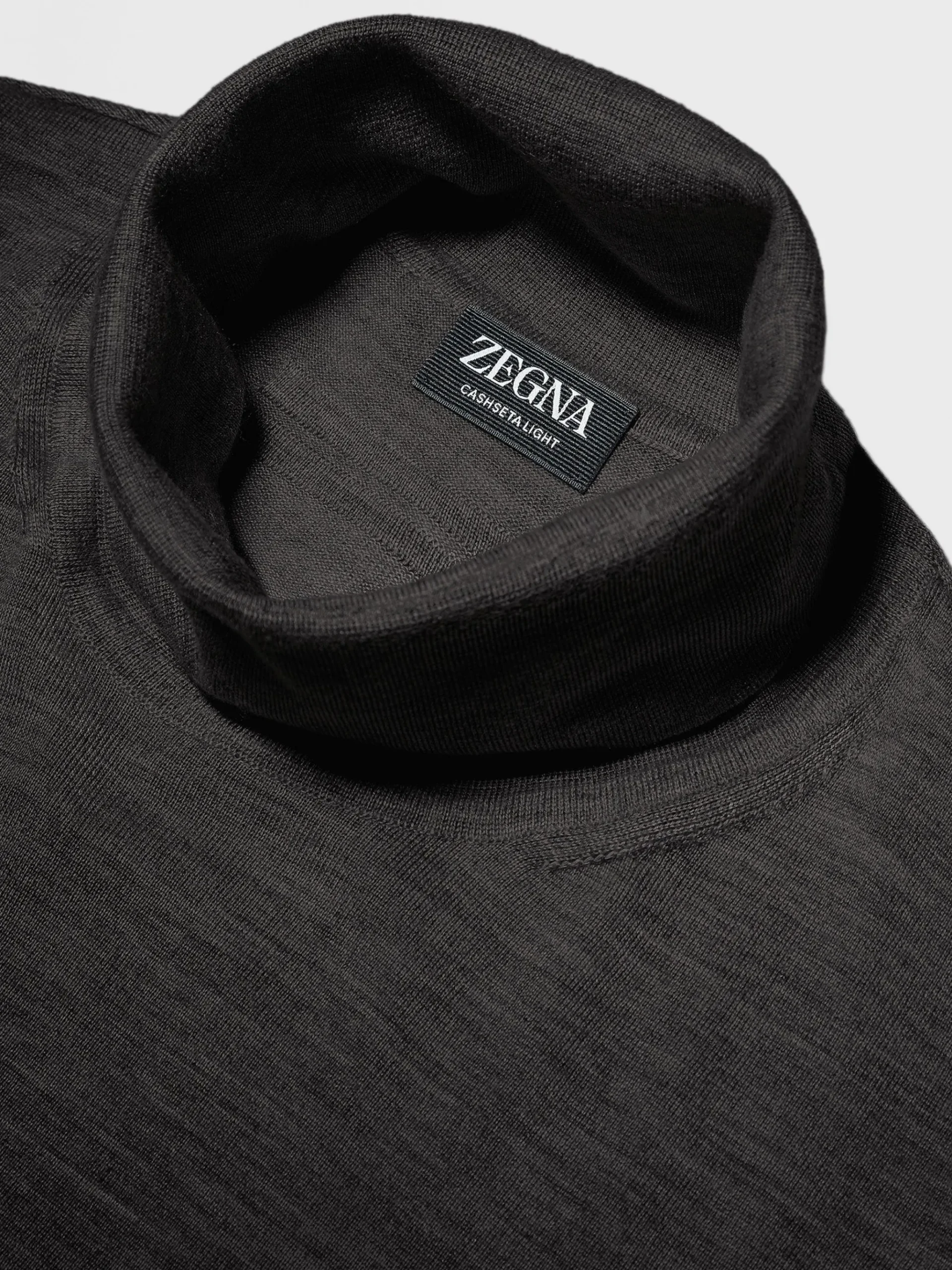 Black Cashseta Turtleneck