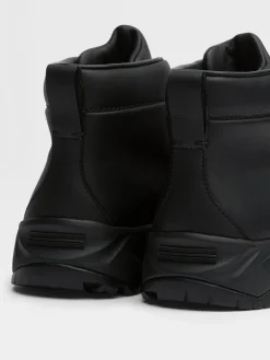 Black Leather Triple Stitch™ Vetta Sneakers