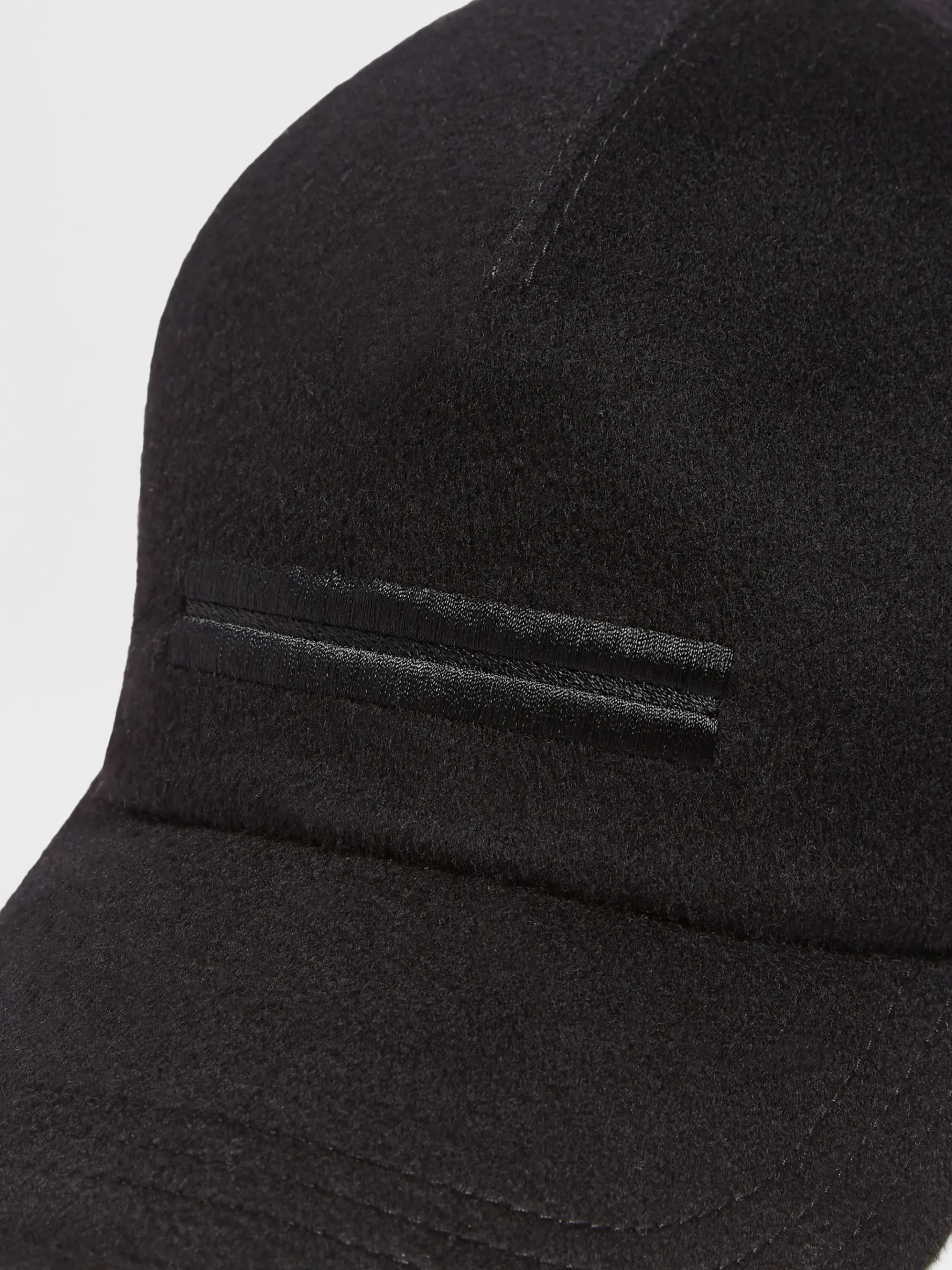 Black Oasi Cashmere Baseball Cap