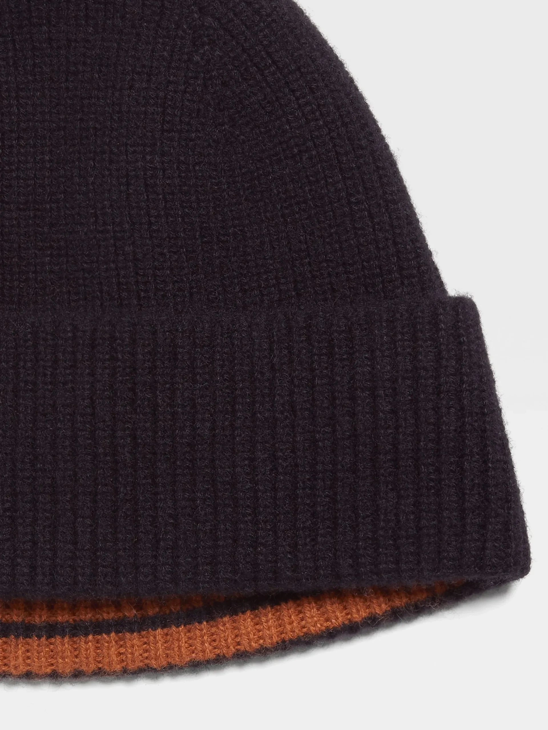 Black Oasi Cashmere Beanie
