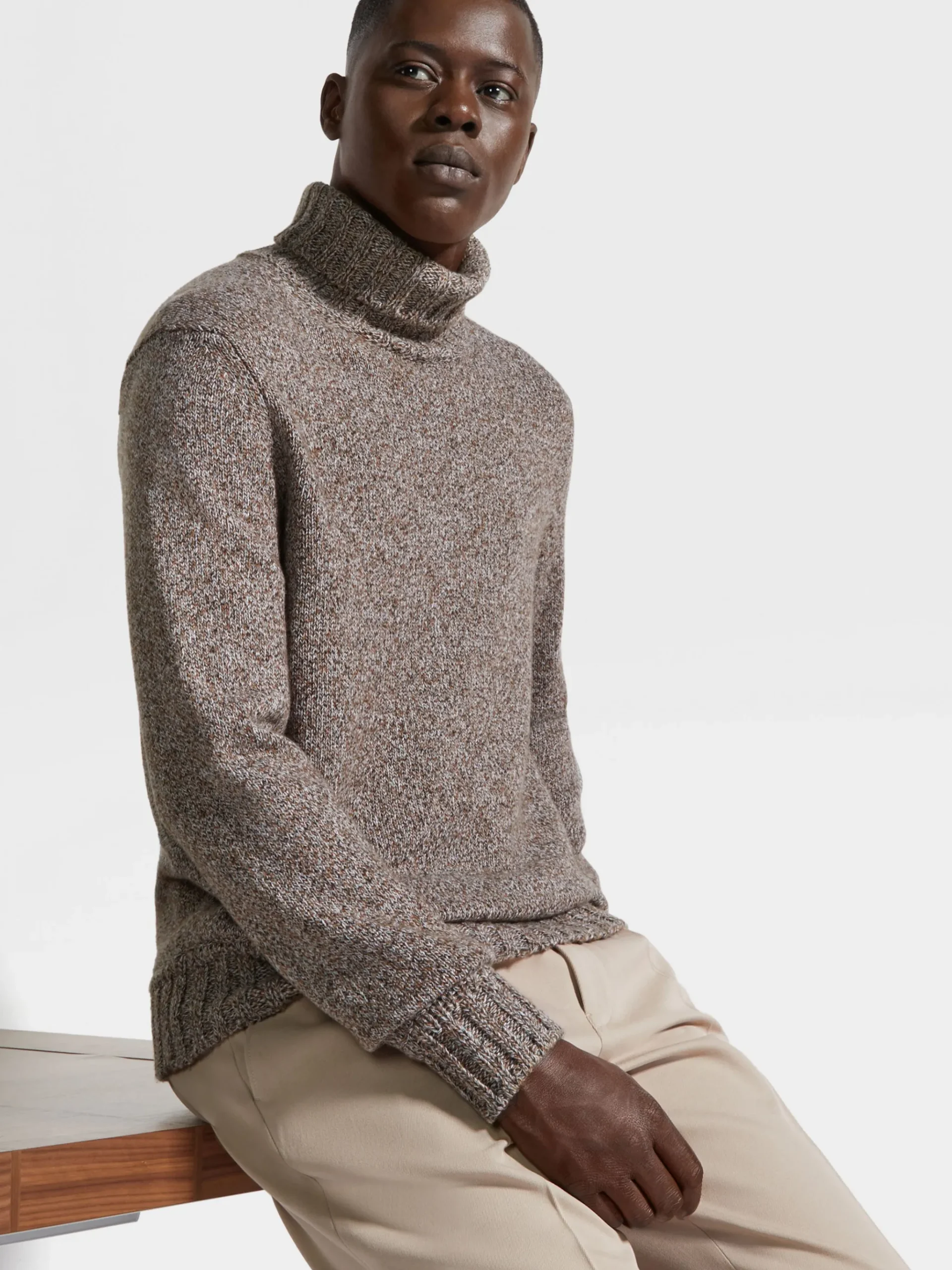 Dark Foliage and Taupe Oasi Cashmere Turtleneck